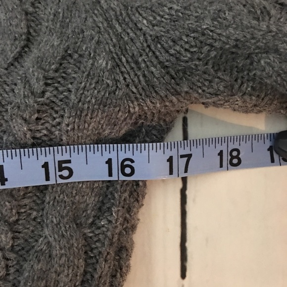 FOREVER 21 Women’s Sweater SMALL - Picture 4 of 6